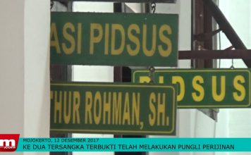 VIDEO – Mantan Camat dan Sekcam Mojokerto Ditahan Kejaksaan