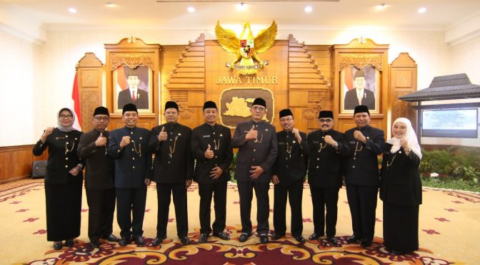Ini Sepuluh Pejabat Eselon II Pemprov yang Dilantik Gubernur Jatim
