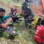 Warga Desa Menjamu Satgas TMMD Sebagai Bentuk Rasa Syukur