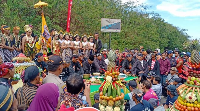 Larung Sesaji Gunung Kelud