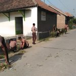 Saka Wira Kartika Kodim 0815 Mojokerto Karya Bakti Membersihkan Masjid