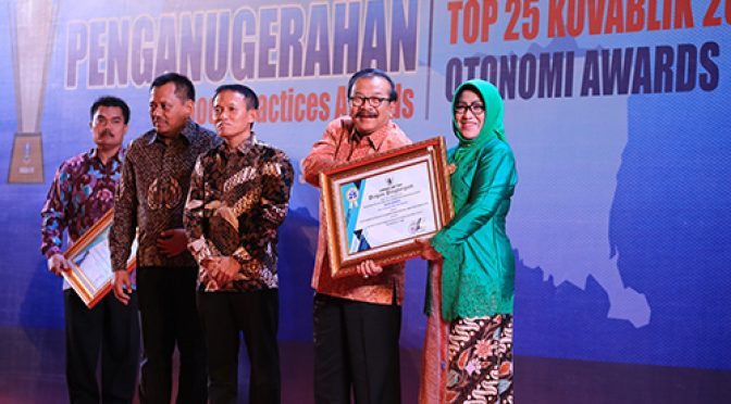 Program Bayar Pajak Pakai Sampah Raih Penghargaan Kovablik Pemprov Jatim 2018