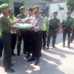Tumpeng Kekompakan Koramil dan Polsek Gondang