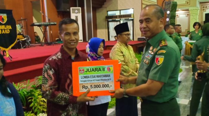 Wartawan Inilahmojokerto.com Juara Lomba Esai, Ini Pesan Pangdam