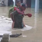 Evakuasi Warga Terdampak Banjir, Ini yang dilakukan Koramil 0815/08 Dawarblandong