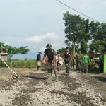 Satgas TMMD Kodim 0824 Jember Perbaiki Jalan Dusun Paleran Capai 50 Persen