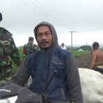 Pedagang Alpokat Senang Jalan Desa Diperbaiki Satgas TMMD 104 Kodim 0824 Jember