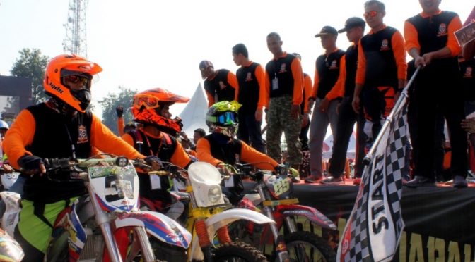 Wakil Bupati Lepas Peserta Adventure Trail Trabas Bumi Majapahit 2019