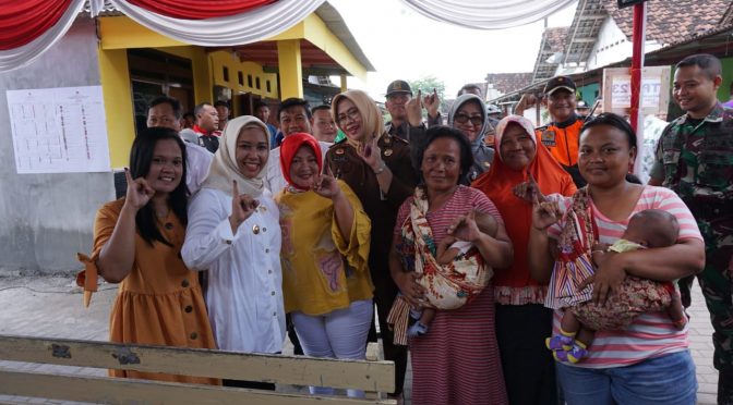 Usai Nyoblos, Wali Kota Mojokerto Ning Ita Bersama Forkopimda Meninjau TPS