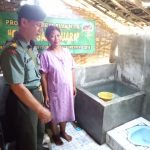 Danramil 0815/06 Kemlagi Cek Pembuatan 16 Jamban Keluarga Kurang Mampu
