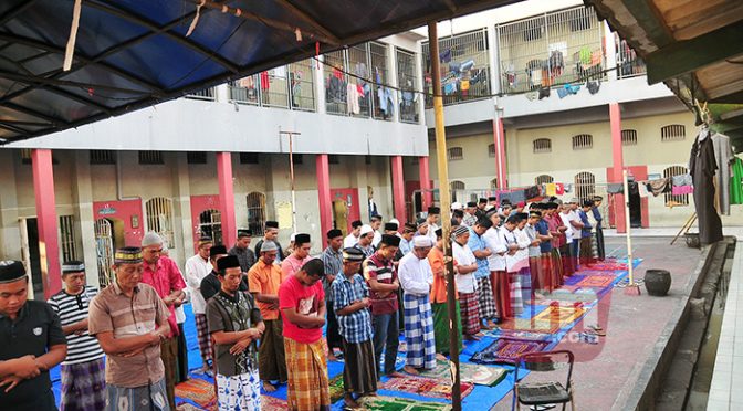 722 Warga Binaan Pemasyarakat Lapas Mojokerto Salat Idul Adha di Lapas