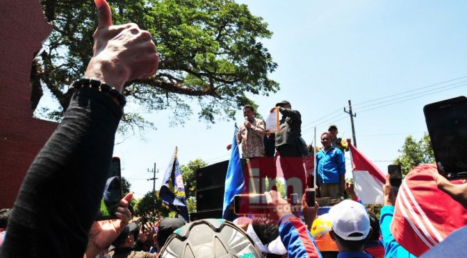 Buruh di Mojokerto Demo Tolak Revisi UU Ketenagakerjaan