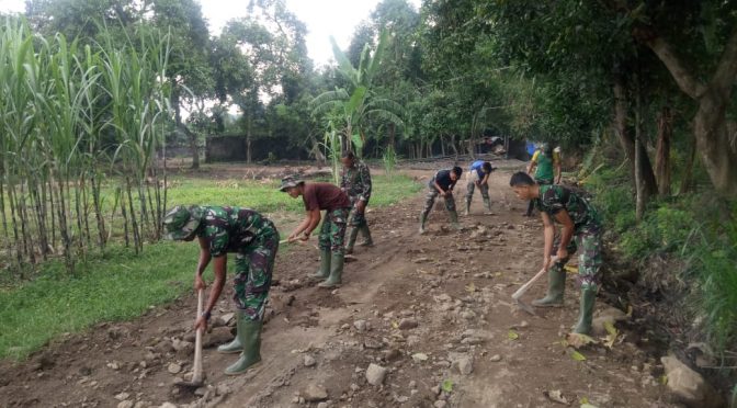 Jalan Usaha Tani yang Dibangun TMMD 107 Kodim 0815 Mojokerto