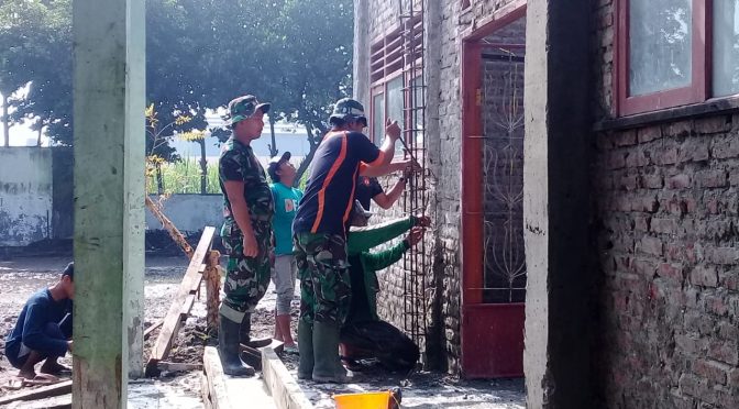 Rehab Perpustakaan SDN Mojolebak Terus Dikebut Satgas TMMD