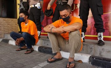 Perempuan Sexy Ini Dipukul Kepalanya Sebanyak Enam Kali Pakai Stik Besi