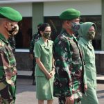 Tradisi Lepas Sambut Danrem 082/CPYJ Terapkan Physical Distancing dan Pakai Masker