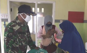 Babinsa Koramil 0814/14 Ngoro Gencar Ajak Ortu Balita Imunisasi Campak Babinsa Koramil 0814/14 Ngoro Gencar Ajak Ortu Balita Imunisasi Campak