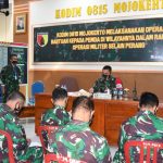 Kasiops Korem 082/CPYJ Tinjau Latihan Tanggap Bencana Posko 1 Kodim 0815 Mojokerto