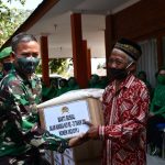 Jelang HUT ke 72 Korem 082/CPYJ,Danrem Bagikan Sembako untuk Warga Trowulan