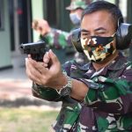 Danrem 082/CPYJ Pimpin Latihan Menembak di Yonif Para Raider 503/MK