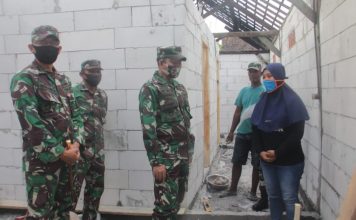 Sambut HUT ke 75 RI, Danrem 082/CPYJ Tinjau Bedah Rumah Duda 90 Tahun