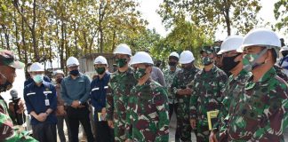 Mayjen TNI Arif Rahman Tinjau Pembangunan Jembatan Penghubung Desa di Bojonegoro