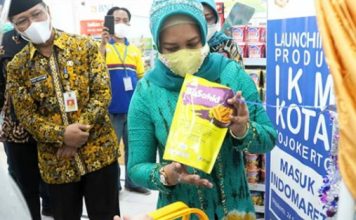 Ning Ita Luncurkan 9 Produk IKM Kota Mojokerto Dijual di Minimarket