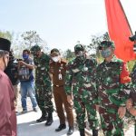 Program TNI Manunggal Membangun Desa Tertinggal di Lamongan Dihadiri Danrem 082/CPYJ