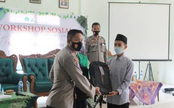 IPNU Kemlagi Gelar Workshop Pandemi Covid-19 dan Bagikan Tas Ransel