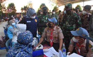 Serbuan Vaksin Kodam V/Brawijaya di SMKN Pungging dan SMAN Bangsal Mojokerto