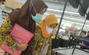 Sidak yang dilakukan Dinkes PPKB bersama jajaran Pemkot Mojokerto bersama tim gabungan juga berhasil mengamankan produk yang mengandung boraks dan kemasan rusak.