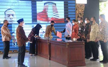 Bupati hingga Pejabat Tinggi Pemkab Mojokerto Tandatangani Pakta Integritas dan Perjanjian Kinerja