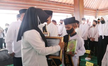 Wisuda 878 Anak Penghafal Al Quran di Kabuputen Mojokerto, Ini Pesan Bupati Ikfina