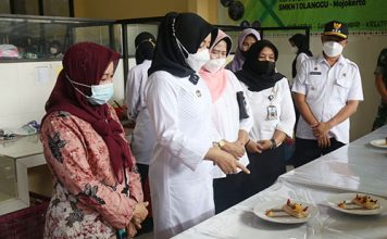 Bupati Ikfina Pantau UKK Siswa Tata Boga SMKN Dlanggu