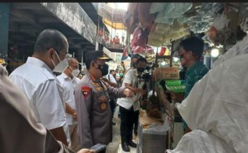 Kapolri Sidak ke Pasar Minggu Cek Ketersedian Minyak Goreng