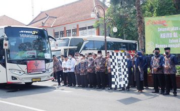 Bupati Ikfina Lepas 446 Calon Haji Asal Kabupaten Mojokerto