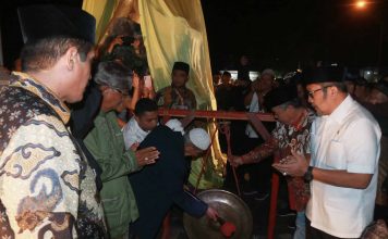 Bupati Ikfina dan KH Husein Ilyas Resmikan Monumen Garuda