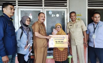 Dinsos P3A Kota Mojokerto Salurkan Bansos ke Ratusan Tukang Becak, Anak Yatim Non Panti Dapat Rp 1.000.000