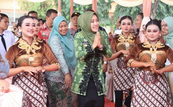 Bupati Ikfina Lecut Daya Juang Lulusan SMPN 2 Dawarblandong Untuk Raih Prestasi Tinggi