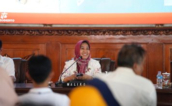 Trotoar Jalan Empunala Dibanjiri Warung Angkringan, Ning Ita Minta Saran Warga