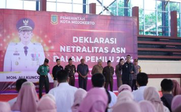 Pj Walikota Mojokerto Pimpin ASN Deklarasi Ikrar Netralitas Pemilu 2024