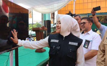 Pemkab Mojokerto Buka 11 Warung Wulandari Diresmikan Bupati Ikfina di Pasar Rakyat Kedungmaling