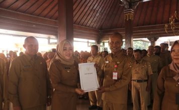 ASN Pemkab Mojokerto Terima SK Kenaikan Pangkat Periode April 2024