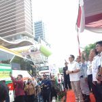 Pj Gubernur Jatim, Adhy Karyono usai memberangkatkan armada bus mudik gratis 2024 di depan kantor Dinas Perhubungan, Minggu (7/4/2024).