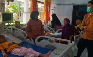 DBD Jombang, Belasan Anak Jalani Perawatan di RSUD Pasien DBD menjalani perawatan di RSUD Jombang. IM.com/Karimatul Maslahah/
