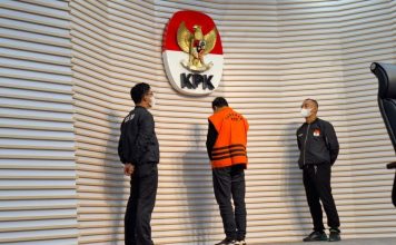 Bupati Sidoarjo nonaktif, Mudhlor Ali saat rilis di KPK. IM.com/Istimewa/