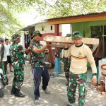 Bedah rumah warga miskin di Desa Penambangan, Kecamatan Balongbendo, Sidoarjo saat TMMD ke 120. IM.com/YG/