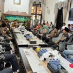 Plt Bupati Sidoarjo Subandj Gelar Rapat dengan Parpol, Ini Pembahasannya Plt Bupati Sidoarjo Subandi saat menggelar pertemuan dengan parpol. IM.com/YG/