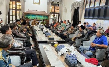 Plt Bupati Sidoarjo Subandj Gelar Rapat dengan Parpol, Ini Pembahasannya Plt Bupati Sidoarjo Subandi saat menggelar pertemuan dengan parpol. IM.com/YG/