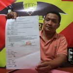 Kanit Reskrim Polsek Peterongan, Polres Jombang, Ipda Dian Rizal Mabrur menunjukkan surat damai kasus perselingkuhan, Rabu (15/5/2024). IM.com/Karimatul Maslahah/